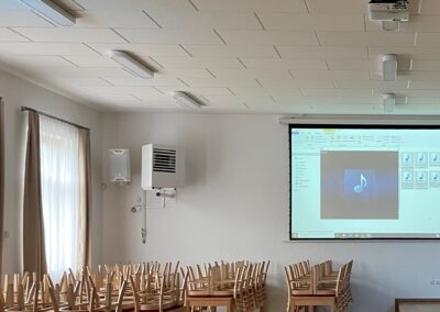 Instalace ozvučení, osvětlení a videprojekce ve společenském sále v Obecním domě U Muchů – Dolní Město